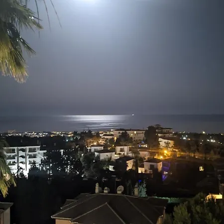 Luxury Duplex Penthouse 2 Living 3 Double Bedroom 4 Beds 4 Terraces Outstanding Sea & Mountain Views Sitio de Calahonda