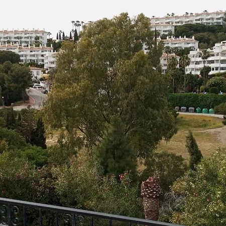 Luxury Duplex Penthouse 2 Living 3 Double Bedroom 4 Beds 4 Terraces Outstanding Sea & Mountain Views Apartment Sitio de Calahonda