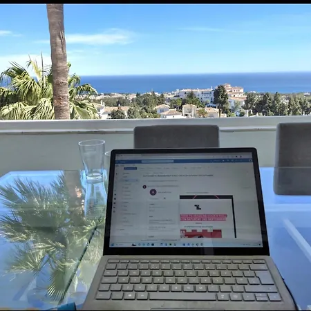 Luxury Duplex Penthouse 2 Living 3 Double Bedroom 4 Beds 4 Terraces Outstanding Sea & Mountain Views * Sitio de Calahonda