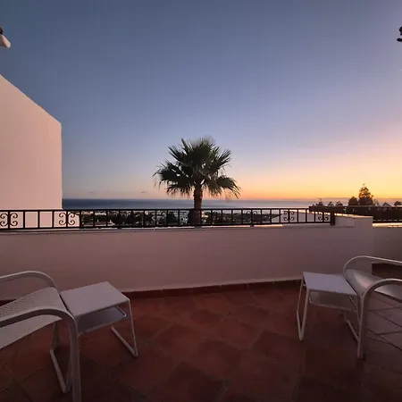 Apartment Luxury Duplex Penthouse 2 Living 3 Double Bedroom 4 Beds 4 Terraces Outstanding Sea & Mountain Views *