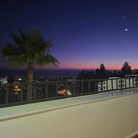 Luxury Duplex Penthouse 2 Living 3 Double Bedroom 4 Beds 4 Terraces Outstanding Sea & Mountain Views Apartment Sitio de Calahonda
