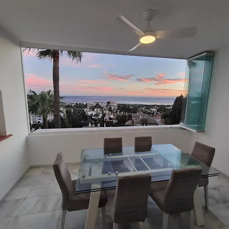 Luxury Duplex Penthouse 2 Living 3 Double Bedroom 4 Beds 4 Terraces Outstanding Sea & Mountain Views * Sitio de Calahonda