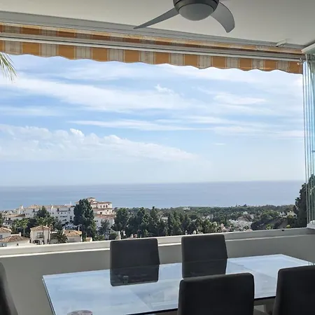 Luxury Duplex Penthouse 2 Living 3 Double Bedroom 4 Beds 4 Terraces Outstanding Sea & Mountain Views * Sitio de Calahonda